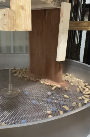 Case Study: Scalping Oversized Particles in Mineral Feed Mix