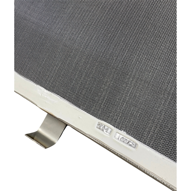 The frame and mesh are 304 stainless steel, and the frame carries a food-grade epoxy coating.