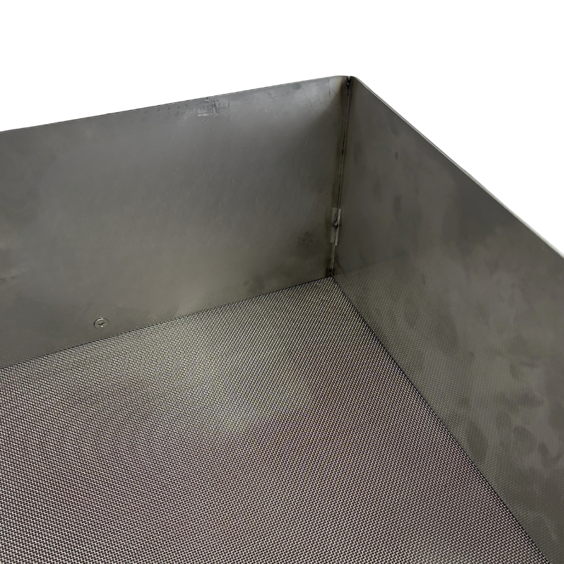 The internal material guard absorbs the force of poured material so the mesh underneath stays taut and undamaged over time.