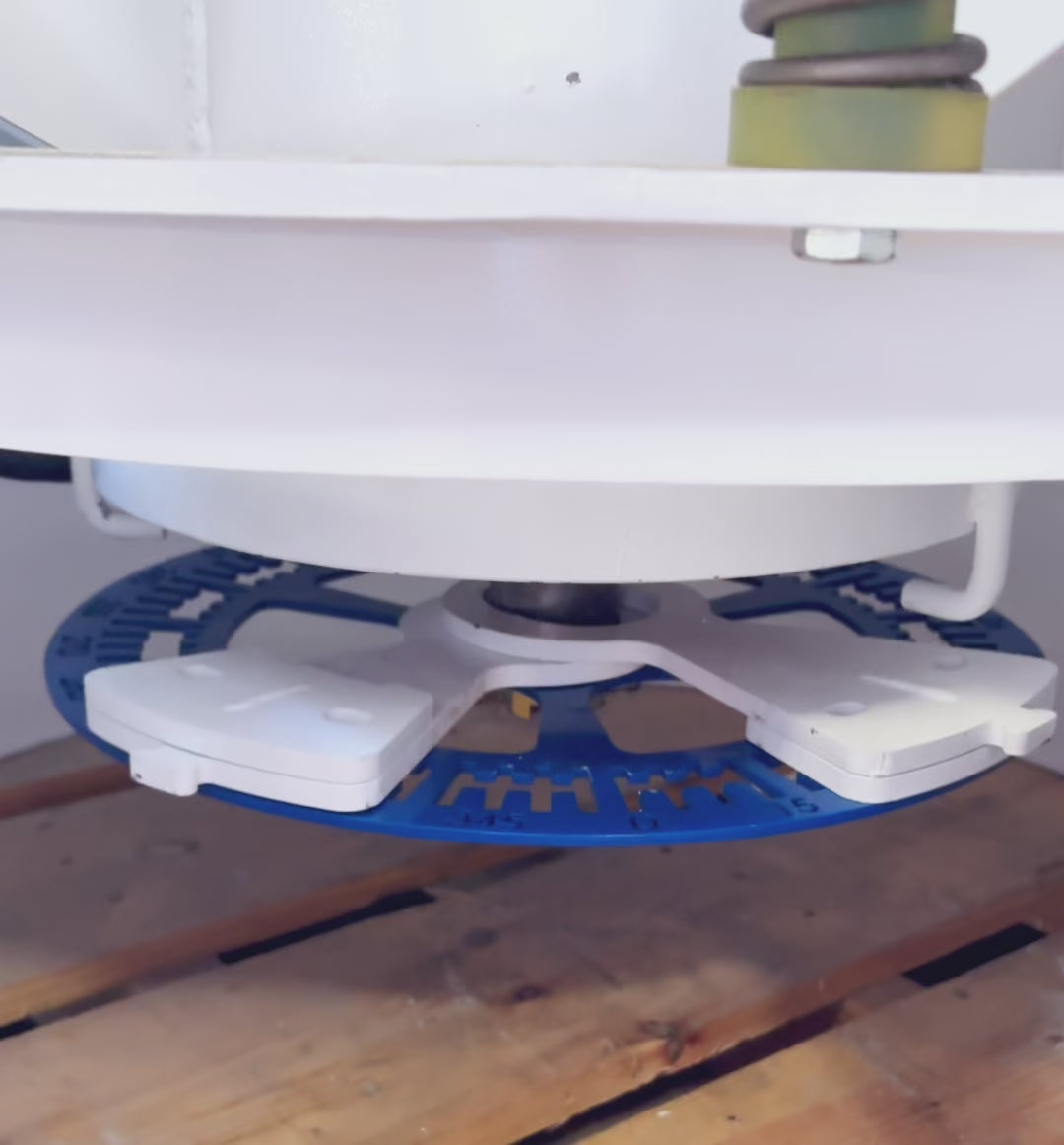 This video demonstrates how these counterweights reduce maintenance time without compromising vibration performance